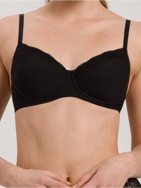 Hanro. Cotton Lace Spacer T-Shirt Bra. 34B